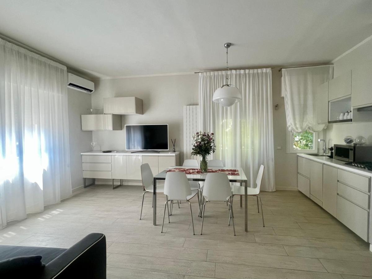 Stunning 300mt By The Sea Dei Marmi